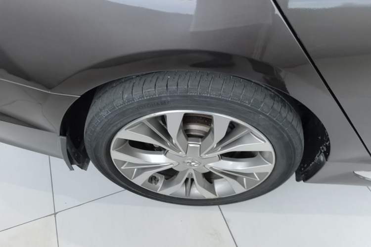 Used Hyundai Sonata 2015 1.6T DLX Prestige Model Right Rear Wheel Hub