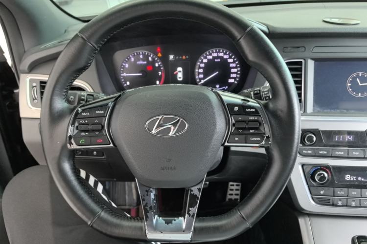 Used Hyundai Sonata 2015 1.6T DLX Prestige Model Steering Wheel