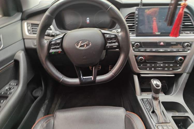Used Hyundai Sonata 2015 1.6T DLX Prestige Model Steering Wheel