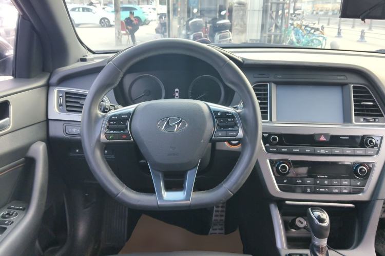 Used Hyundai Sonata 2015 1.6T DLX Prestige Model Steering Wheel