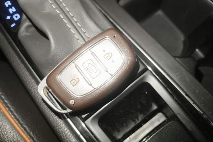 Used Hyundai Sonata 2015 1.6T DLX Prestige Model Vehicle Key