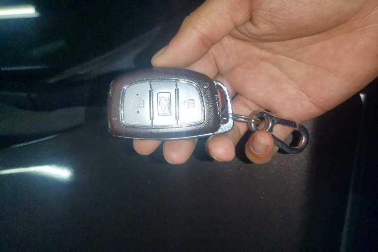 Used Hyundai Sonata 2015 1.6T DLX Prestige Model Vehicle Key