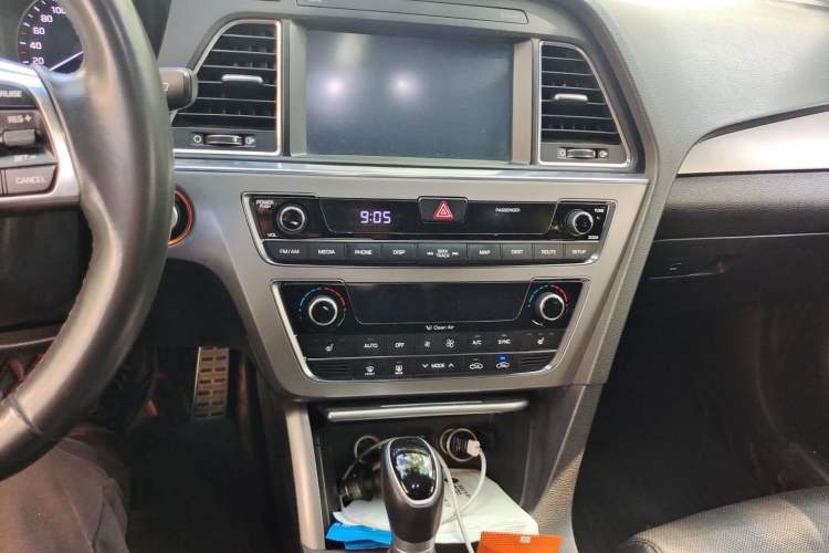 Used Hyundai Sonata 2015 1.6T GLX Advanced Model Audio And AC Panel
