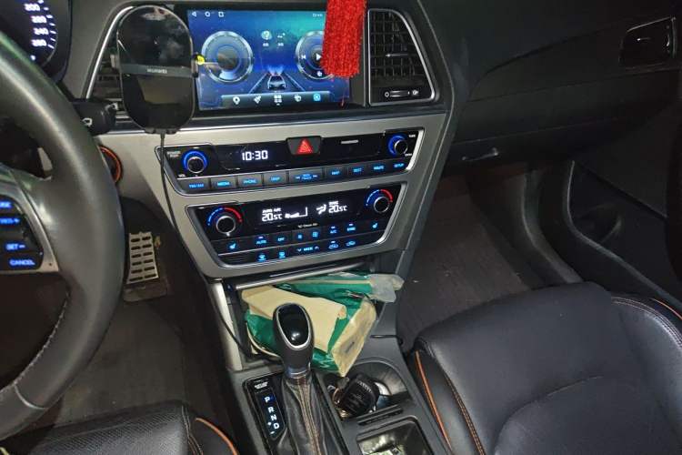 Used Hyundai Sonata 2015 1.6T DLX Prestige Model Audio And AC Panel