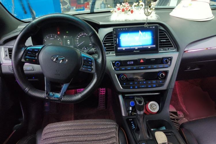 Used Hyundai Sonata 2015 1.6T GLS Smart Model Center Console