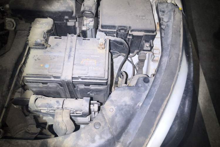 Used Hyundai Sonata 2015 1.6T DLX Prestige Model Engine Bay Left