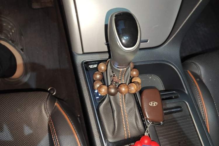 Used Hyundai Sonata 2015 1.6T GLS Smart Model Gear Lever