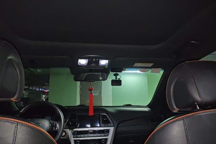 Used Hyundai Sonata 2015 1.6T DLX Prestige Model Headliner