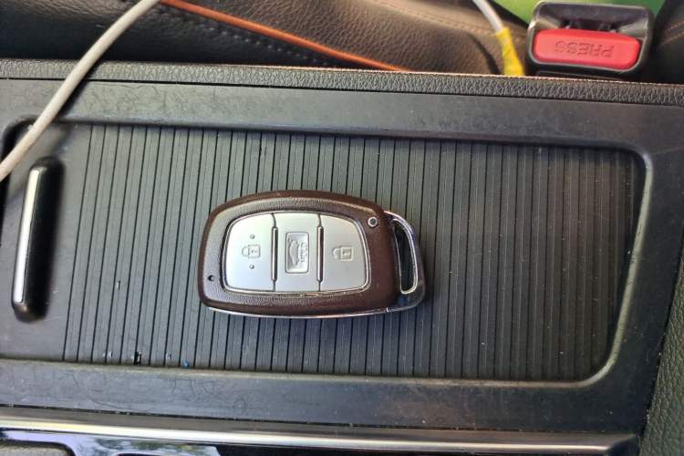 Used Hyundai Sonata 2015 1.6T GLX Advanced Model Interior 1
