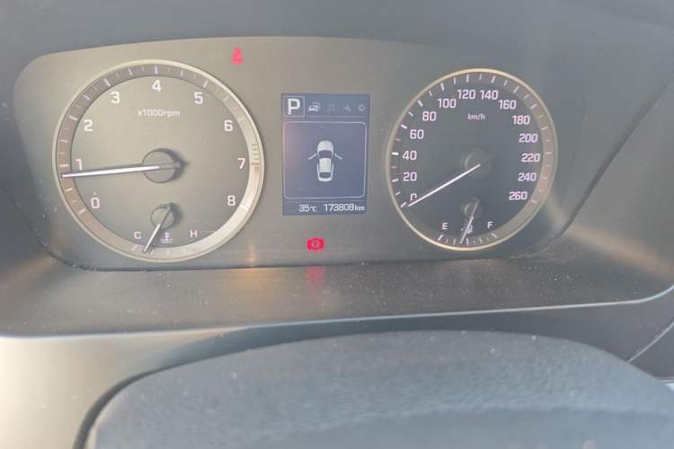 Used Hyundai Sonata 2015 1.6T GLS Smart Model Odometer Close Up