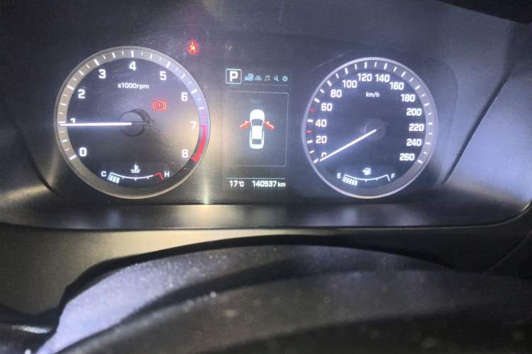 Used Hyundai Sonata 2015 1.6T DLX Prestige Model Odometer Close Up