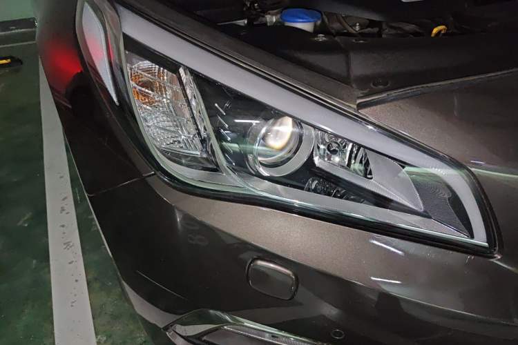 Used Hyundai Sonata 2015 1.6T DLX Prestige Model Right Front Headlight