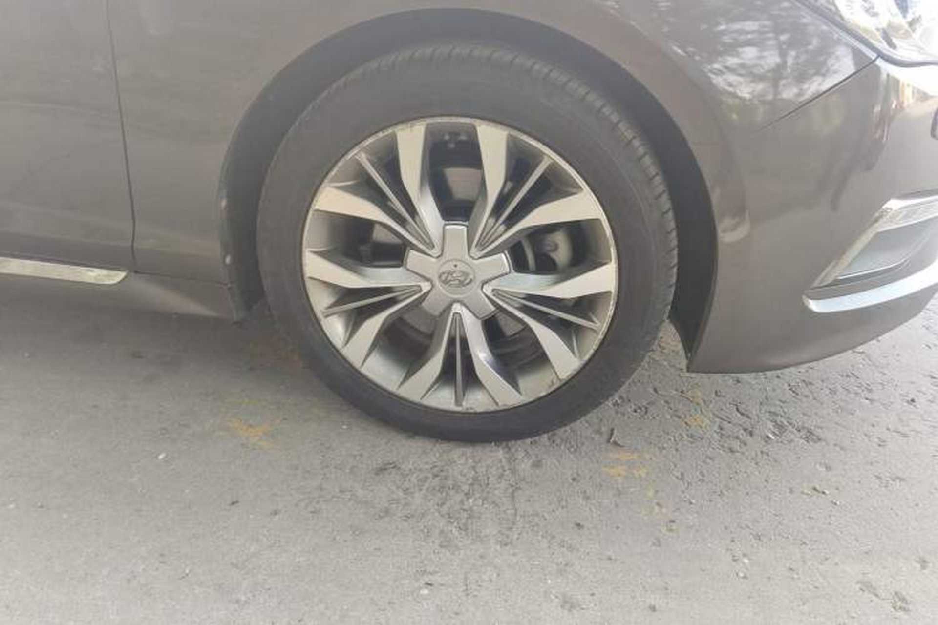 Used Hyundai Sonata 2015 1.6T DLX Prestige Model Right Front Wheel Hub