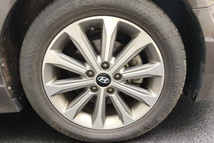 Used Hyundai Sonata 2015 1.6T GLS Smart Model Right Front Wheel Hub