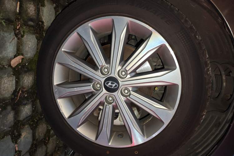 Used Hyundai Sonata 2015 1.6T GLS Smart Model Right Front Wheel Hub
