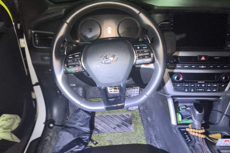 Used Hyundai Sonata 2015 1.6T DLX Prestige Model Steering Wheel