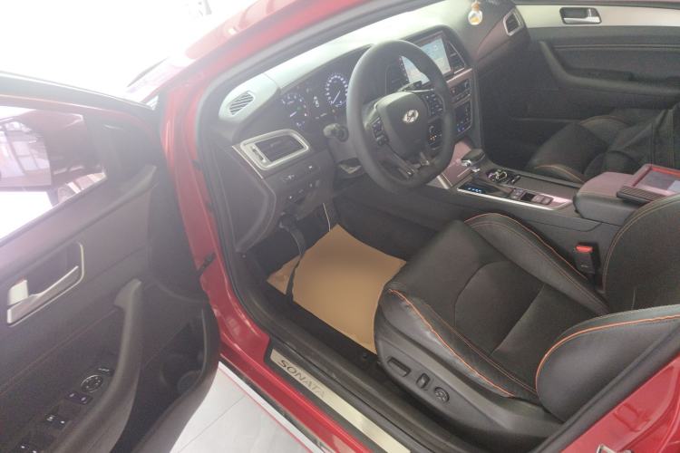 Used Hyundai Sonata 2015 1.6T DLX Prestige Model Driver Seat