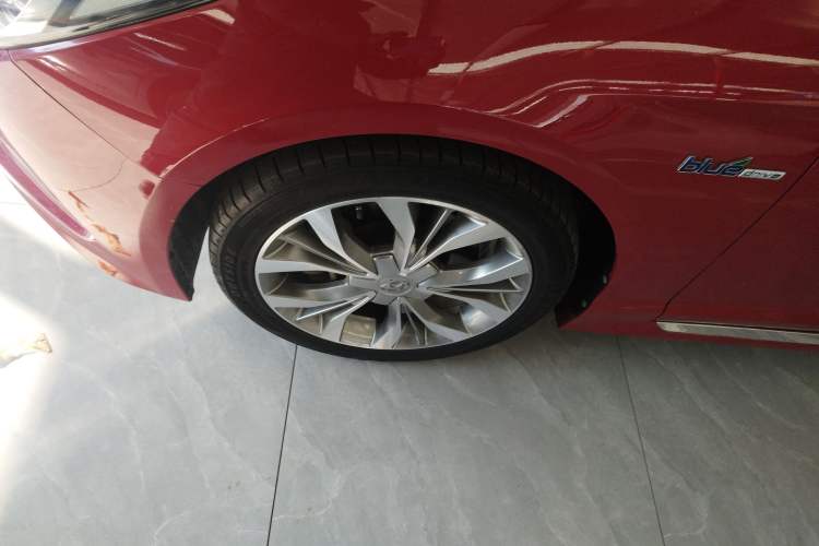 Used Hyundai Sonata 2015 1.6T DLX Prestige Model Left Front Wheel Hub