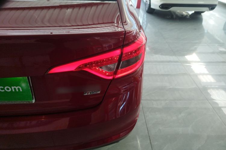 Used Hyundai Sonata 2015 1.6T DLX Prestige Model Right Rear Taillight