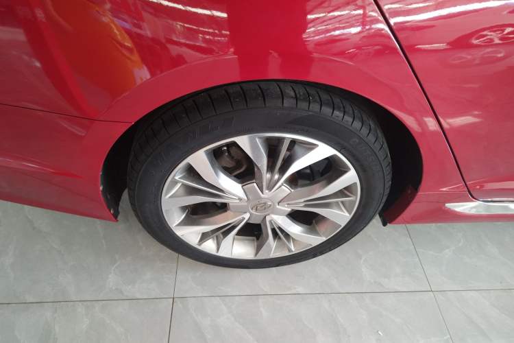 Used Hyundai Sonata 2015 1.6T DLX Prestige Model Right Rear Wheel Hub