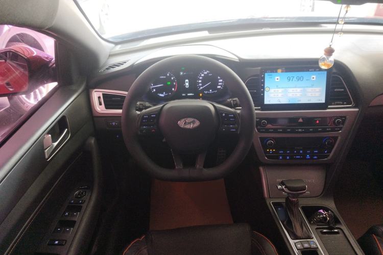 Used Hyundai Sonata 2015 1.6T DLX Prestige Model Steering Wheel