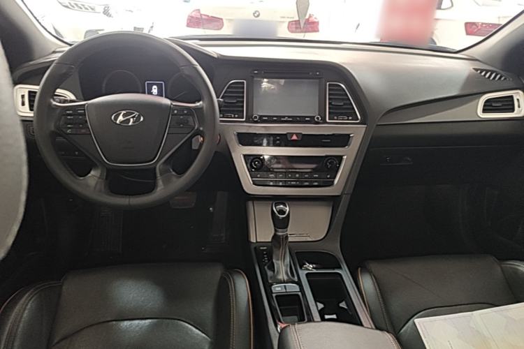 Used Hyundai Sonata 2015 1.6T GX Comfort Model Center Console