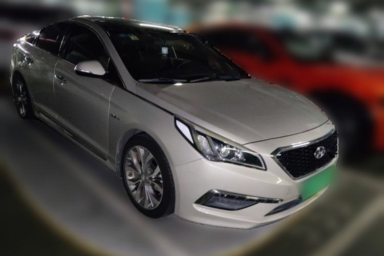 Used Hyundai Sonata 2015 1.6T GLX Advanced Model Front Right 45 Deg