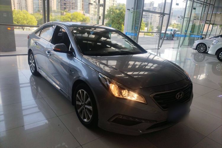 Used Hyundai Sonata 2015 1.6T GLS Smart Model Front Right 45 Deg