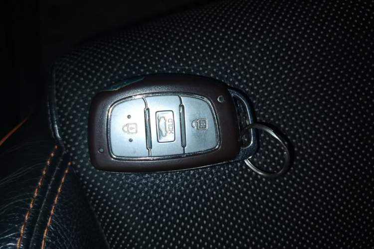 Used Hyundai Sonata 2015 1.6T GLX Advanced Model Interior 1