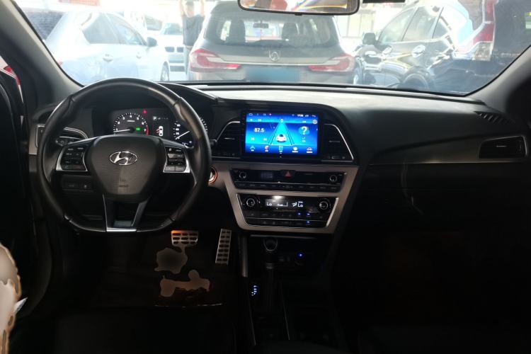Used Hyundai Sonata 2015 1.6T GLX Advanced Model Interior 2