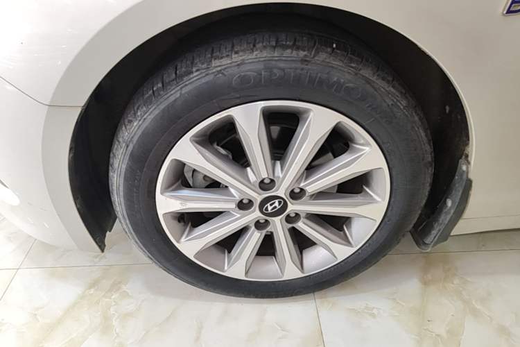 Used Hyundai Sonata 2015 1.6T GX Comfort Model Left Front Wheel Hub
