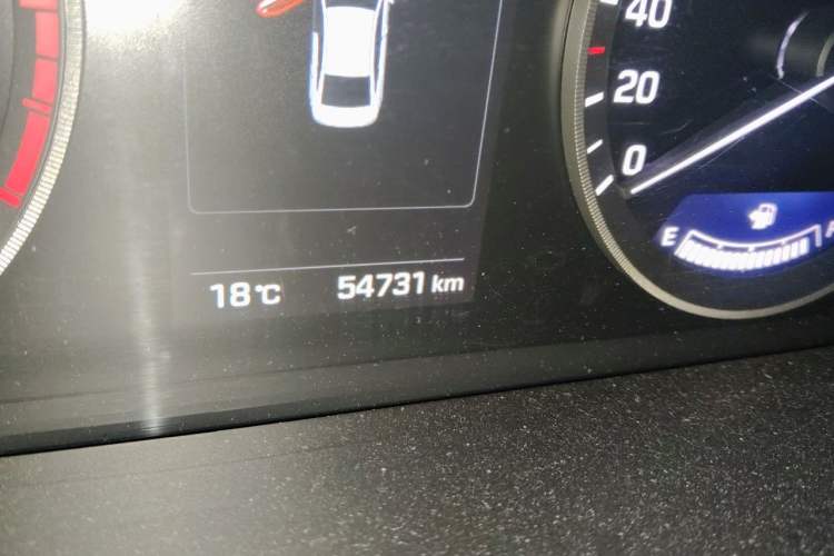 Used Hyundai Sonata 2015 1.6T GLX Advanced Model Odometer Close Up