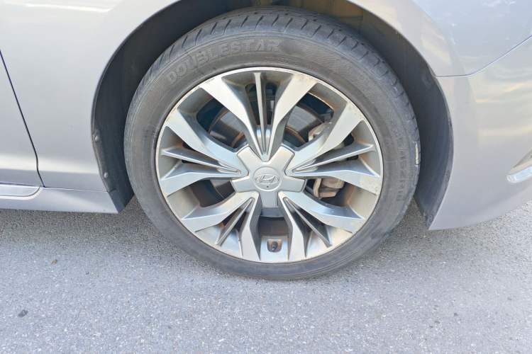 Used Hyundai Sonata 2015 1.6T GLX Advanced Model Right Front Wheel Hub