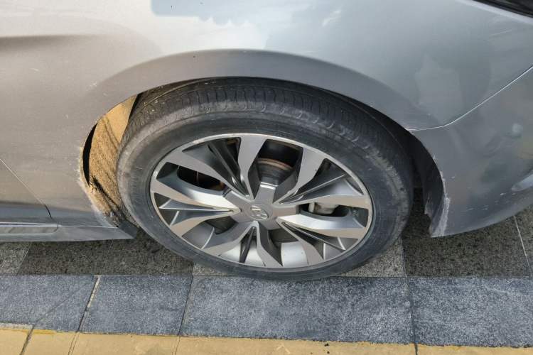 Used Hyundai Sonata 2015 2.4L TOP Flagship Edition Right Front Wheel Hub