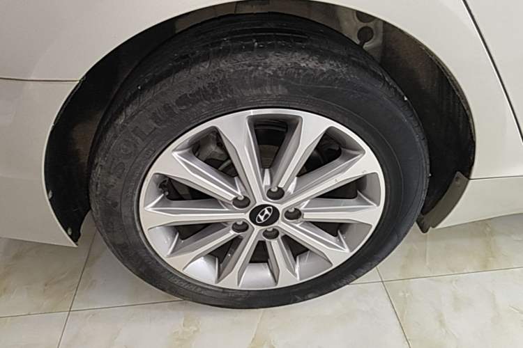 Used Hyundai Sonata 2015 1.6T GX Comfort Model Right Rear Wheel Hub