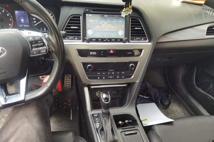 Used Hyundai Sonata 2015 1.6T GS Fashion Edition Audio And AC Panel