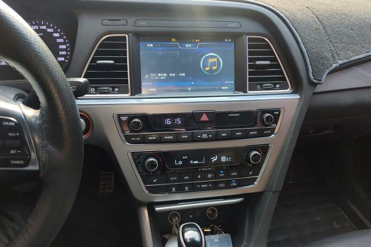 Used Hyundai Sonata 2015 1.6T GLX Advanced Model Audio And AC Panel