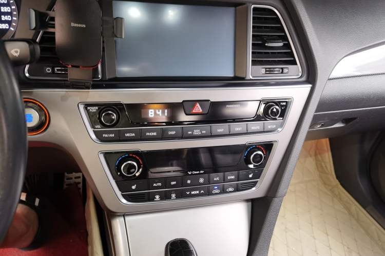 Used Hyundai Sonata 2015 1.6T GLS Smart Model Audio And AC Panel