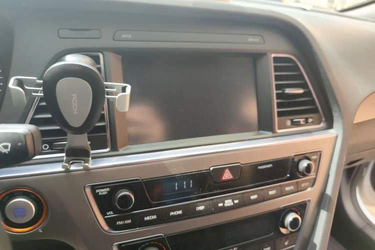 Used Hyundai Sonata 2015 1.6T GLX Advanced Model Audio And AC Panel