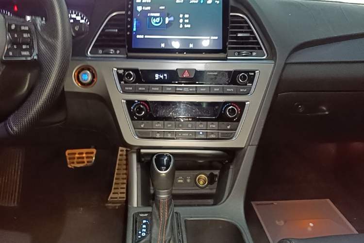Used Hyundai Sonata 2015 1.6T GLS Smart Model Audio And AC Panel