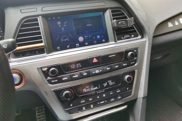 Used Hyundai Sonata 2015 1.6T GLX Advanced Model Audio And AC Panel