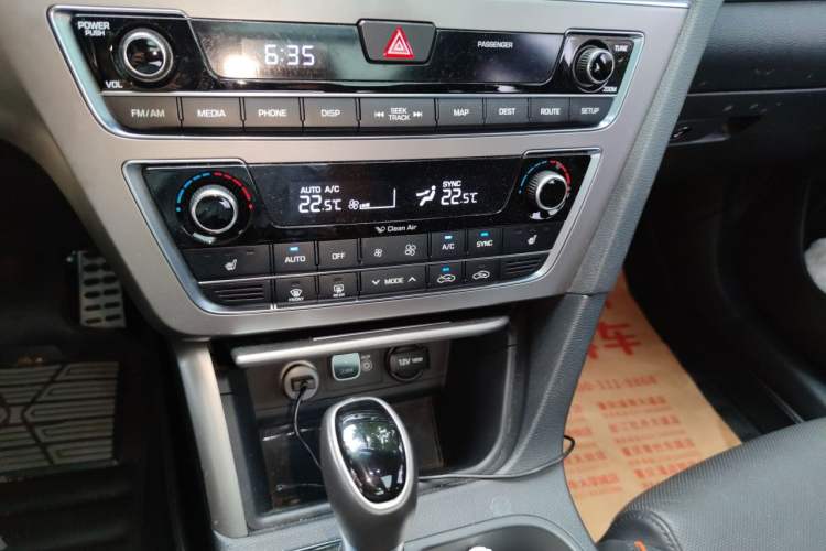 Used Hyundai Sonata 2015 1.6T GLX Advanced Model Audio And AC Panel