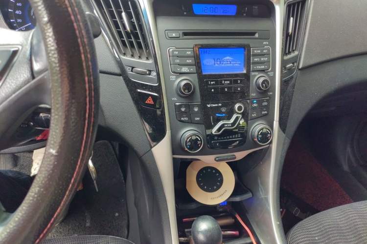 Used Hyundai Sonata 2015 Classic 2.0L Automatic Leading Edition Audio And AC Panel