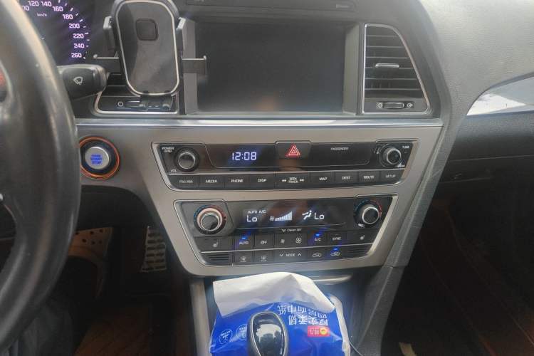 Used Hyundai Sonata 2015 1.6T GLS Smart Model Audio And AC Panel