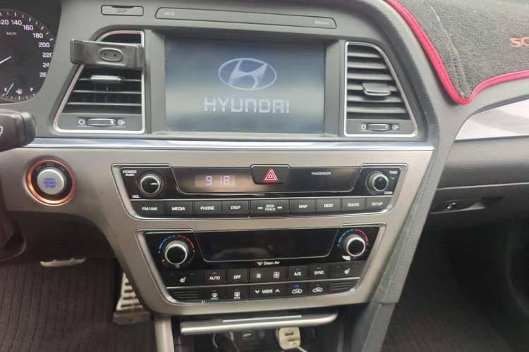 Used Hyundai Sonata 2015 1.6T GLS Smart Model Audio And AC Panel