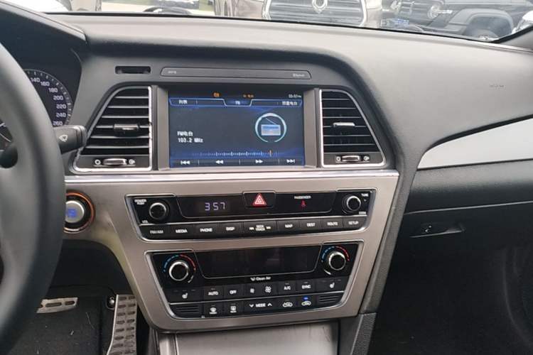 Used Hyundai Sonata 2015 1.6T GLS Smart Model Audio And AC Panel