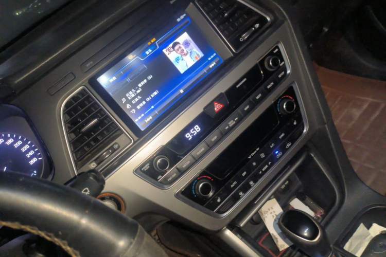 Used Hyundai Sonata 2015 1.6T GLX Advanced Model Audio And AC Panel