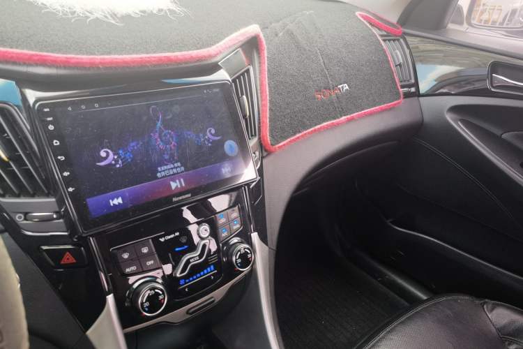 Used Hyundai Sonata 2015 Classic 2.0L Automatic Luxury Edition Audio And AC Panel