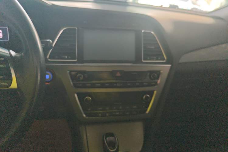 Used Hyundai Sonata 2015 1.6T GLS Smart Model Audio And AC Panel