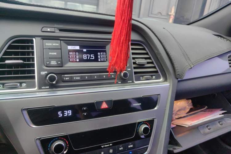 Used Hyundai Sonata 2015 1.6T GS Fashion Edition Audio And AC Panel